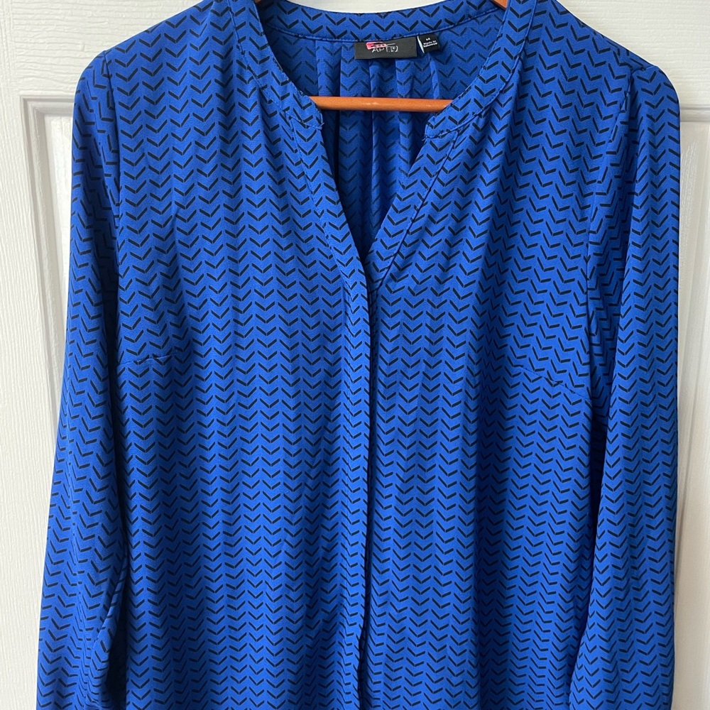 Apt 9 Women’s Blue/Black blouse Size M